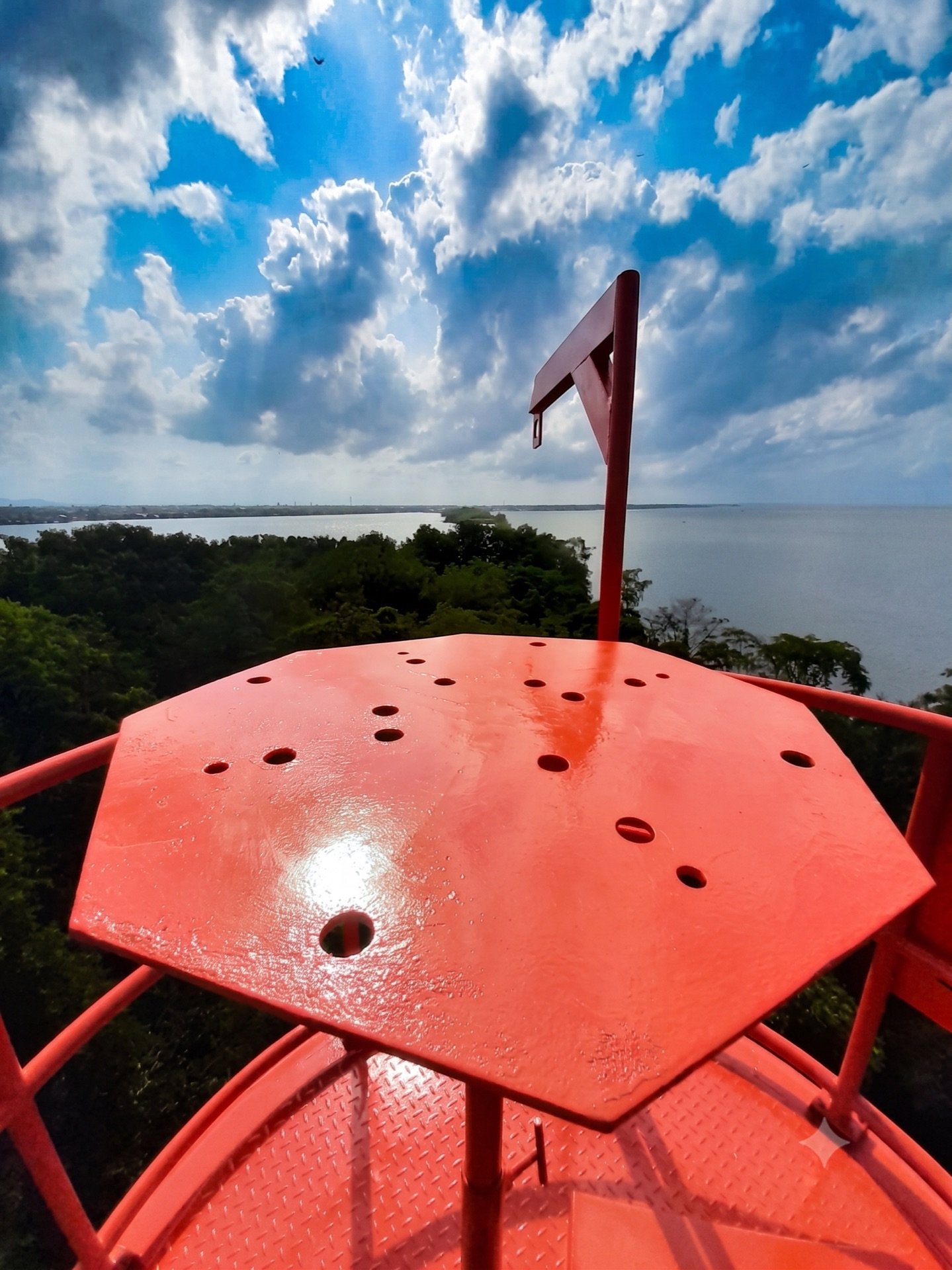 Cuadrilla de Teleaccess desplegando cableado en faenas offshore
